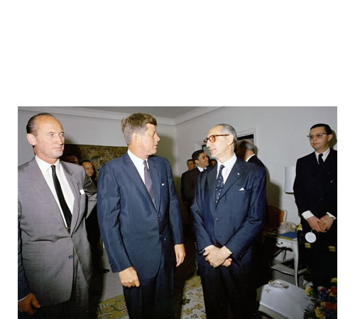 Presidente A. Frondizi de Argentina con el presidente estadounidense John F. Kennedy el 26 de septiembre de 1961